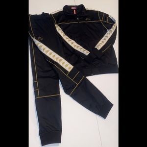 Kappa jogger set the top is XL the bottom is a large